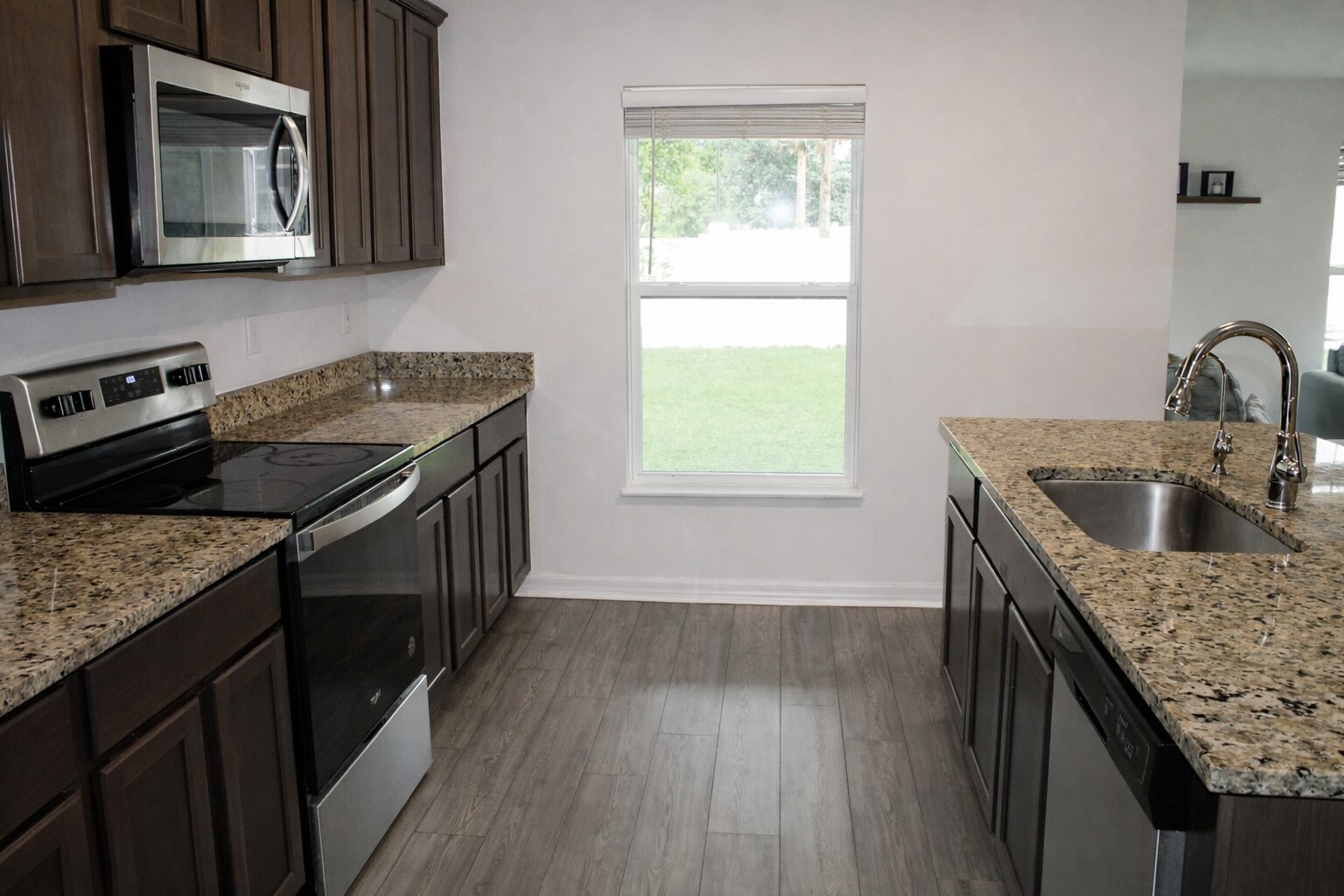 Building Photo - 72 Brewster Ln