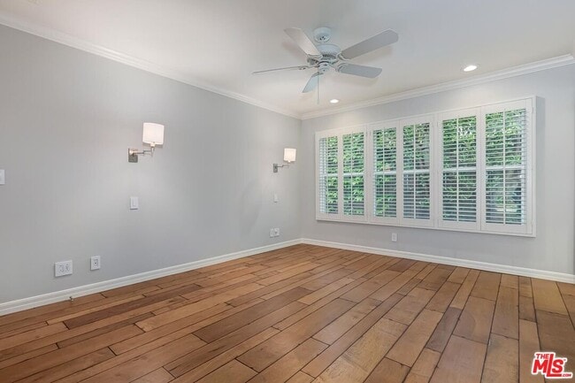 Building Photo - 4211 W Toluca Lake Ln
