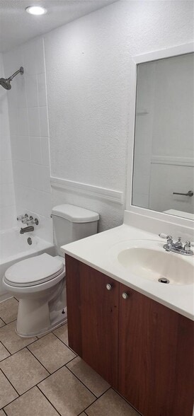 Building Photo - 3666 SW 59th Ave