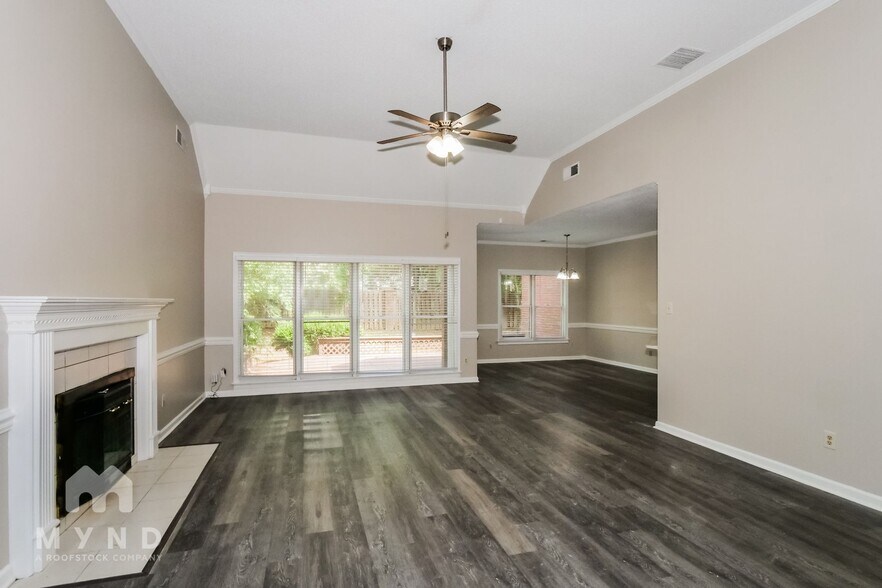 Building Photo - 1624 Wayside Cove