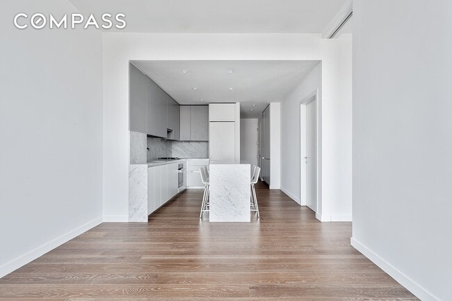 Building Photo - 287 E Houston St