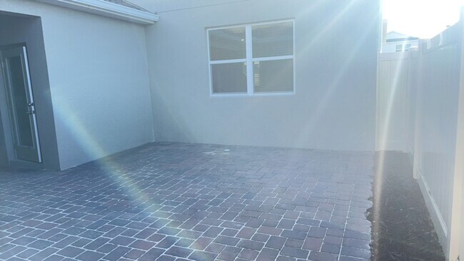 Building Photo - Spacious Corner Unit 3BR/2.5BA Townhome in Kissimmee!