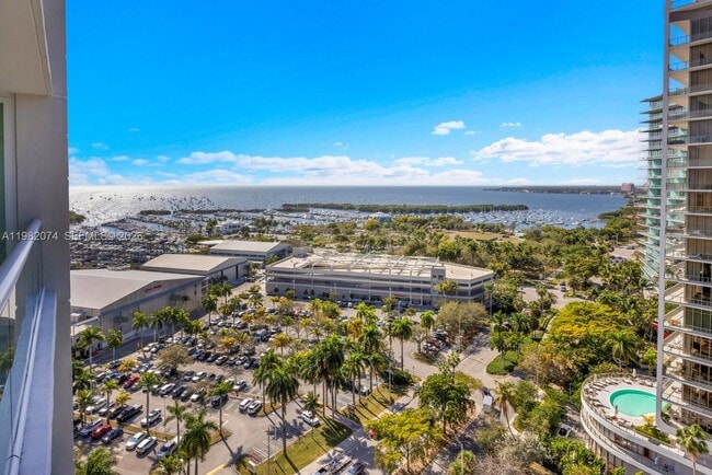 Building Photo - 2645 S Bayshore Dr