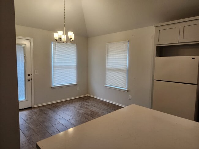 Building Photo - 4617 Emerald Knoll Rd