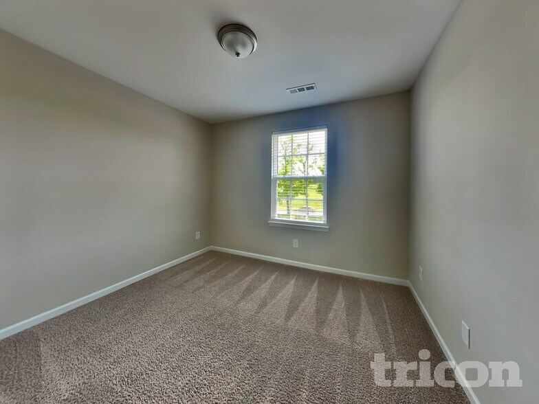Building Photo - 324 Kinsale Dr