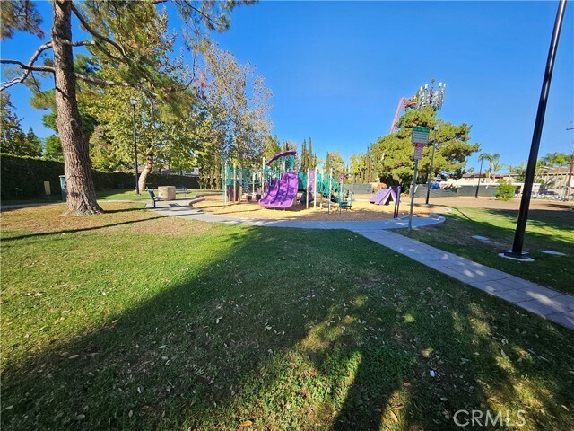 Building Photo - 1381 Burwood St