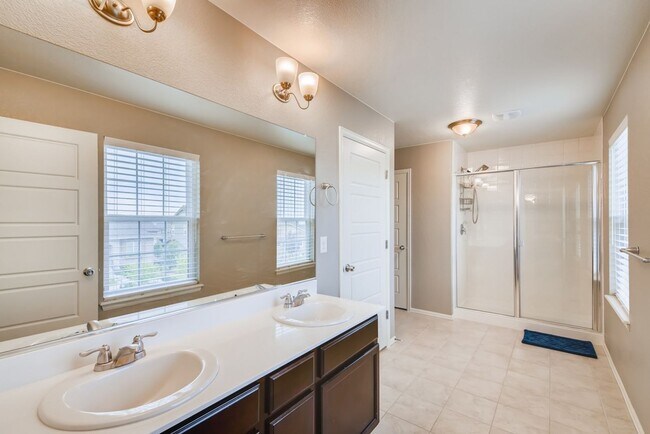 Building Photo - Lovely, Spacious Home in Arvada's Leyden Rock Neighborhood - Available July 6th!