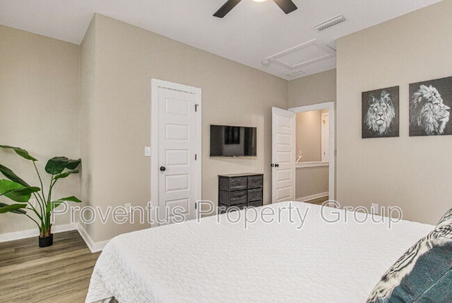 Building Photo - 1018 N D St