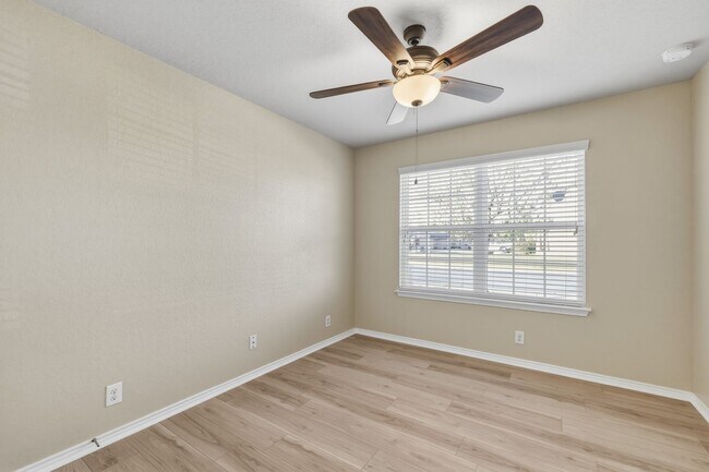 Building Photo - Large one story in Valley Ranch