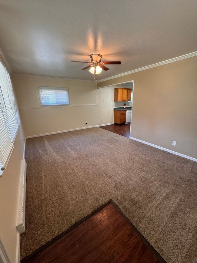 Building Photo - 275 S Edgehill Ave