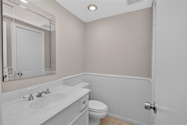 Building Photo - 11711 Memorial Dr