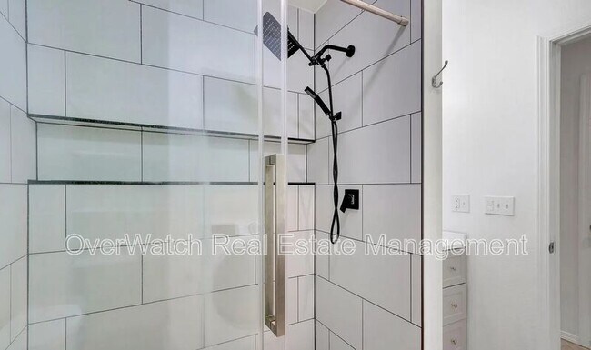 Building Photo - 4202 Pinnacle Cir