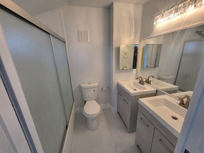 Building Photo - 19340 SW 103rd Ct