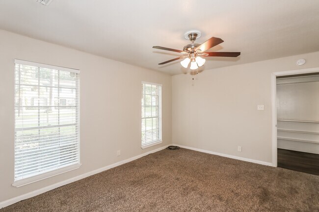 Building Photo - 10530 Jaycreek Dr