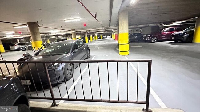 Building Photo - 1001 N Randolph St