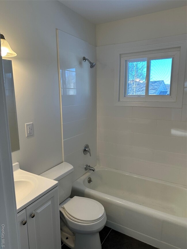 Building Photo - 9 Upper Hillman Rd