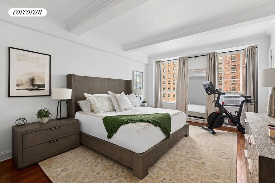 Building Photo - 350 W 57th St