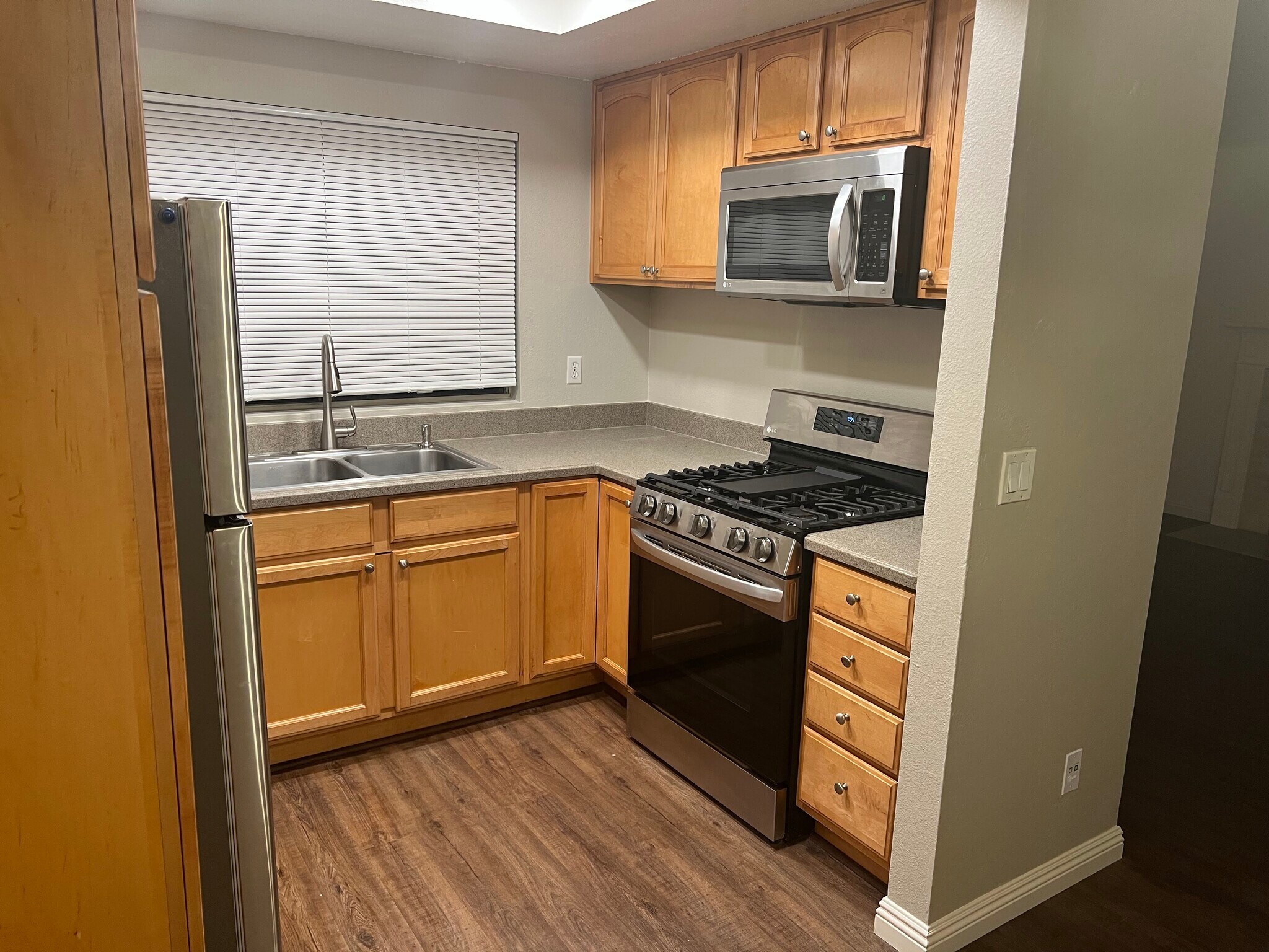 Kitchen - 9861 Caspi Gardens Dr