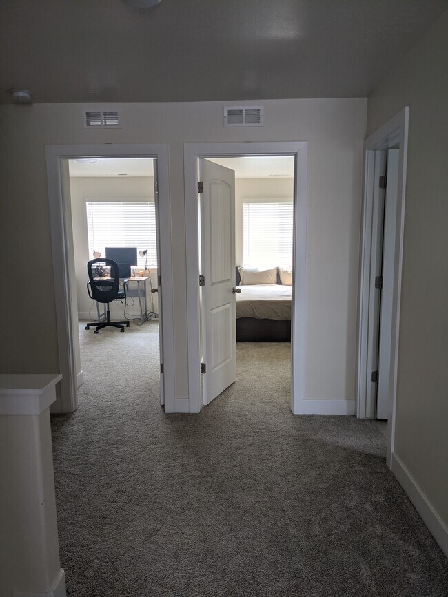 Building Photo - 4581 Flower Point