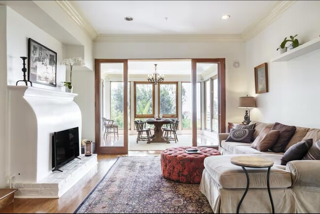 Comfortable living room and sunroom - 2003 Hillcrest Rd