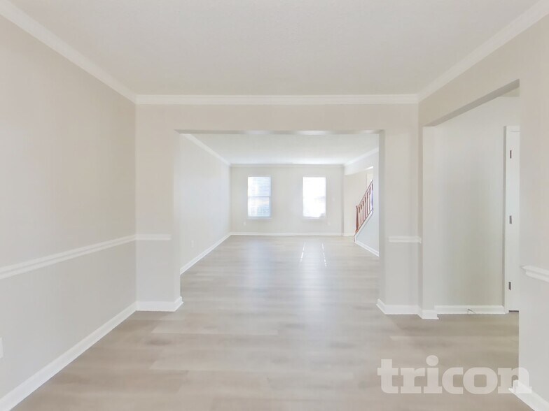 Building Photo - 7906 Kingston Dr