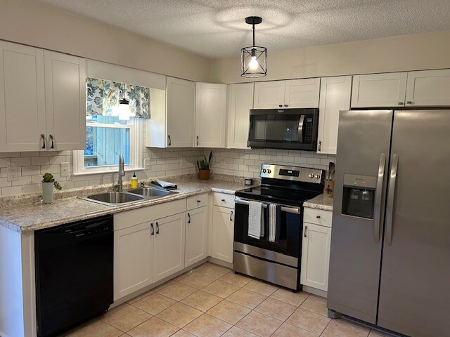 Primary Photo - 225 Huckleberry Rd