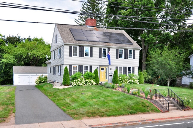 Primary Photo - 1004 Windsor Ave