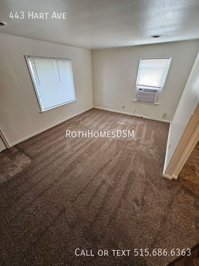 Building Photo - 443 Hart Ave