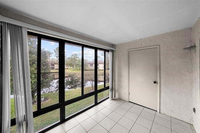 Building Photo - 2679 Sabal Springs Cir