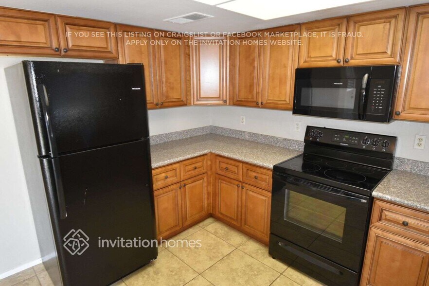 Building Photo - 3526 S Shafer Dr