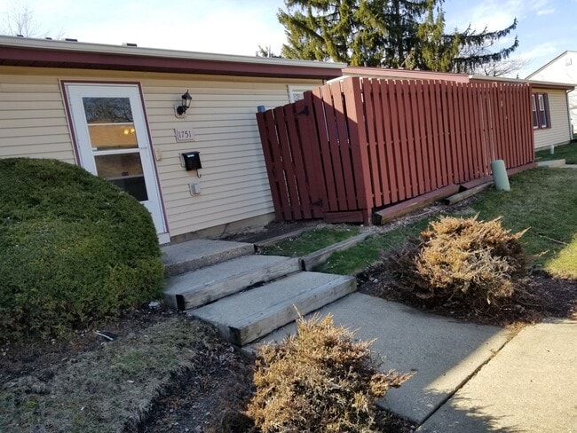 Primary Photo - 1751 Queensbury Cir