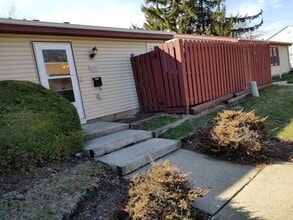 Building Photo - 1751 Queensbury Cir