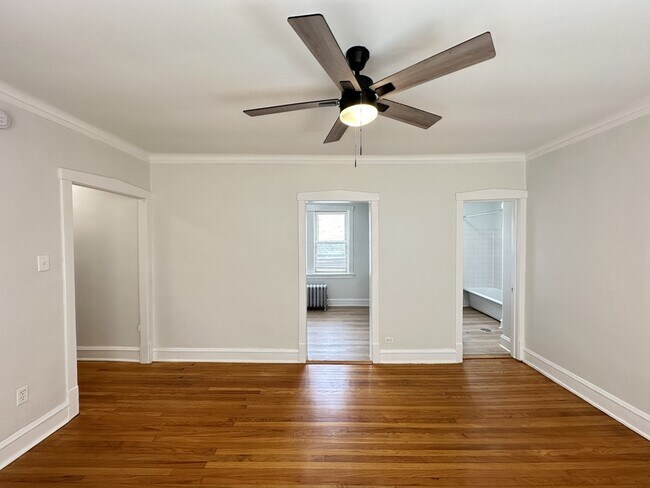 Building Photo - 4831 N Springfield Ave