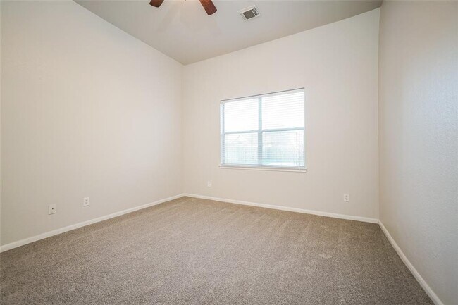 Building Photo - 21389 Timber Lodge Ln