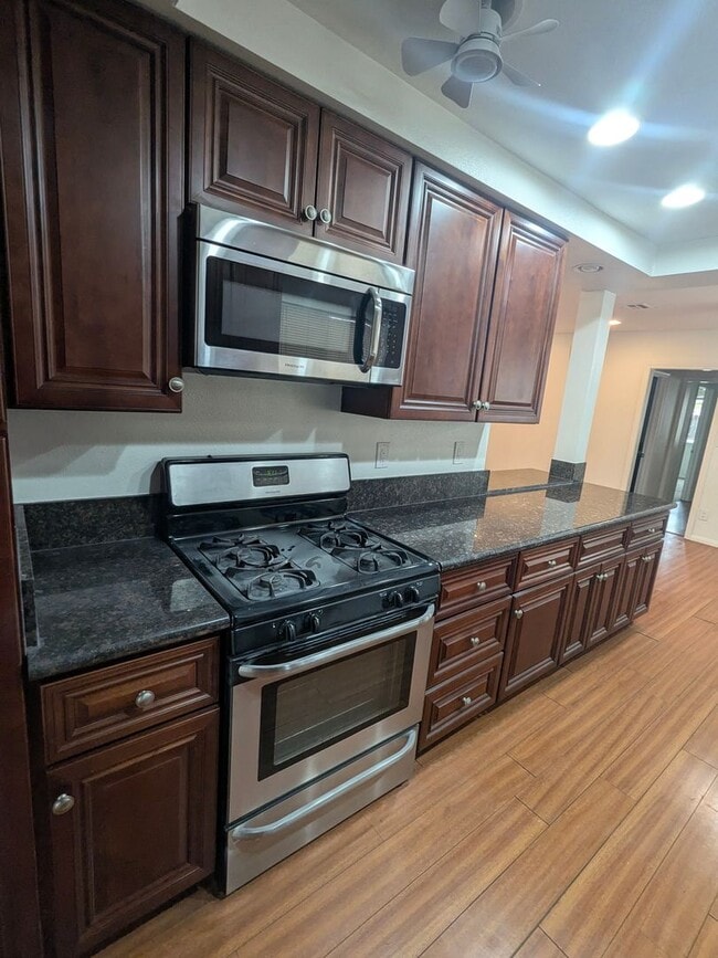 Building Photo - 4 Bed / 3 Bath with bonus room - Single Story Home in El Cajon