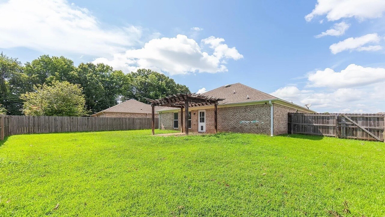 Building Photo - 136 Enfield Cv