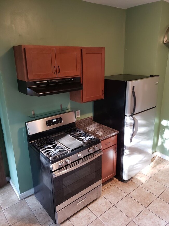 Building Photo - Beautiful 3 bedroom