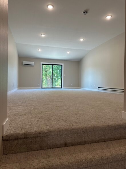 Building Photo - 1500 Lower Trentwood Cir NE