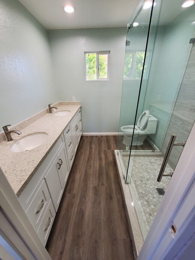 Master Bath - 25619 Mountain Pass Rd