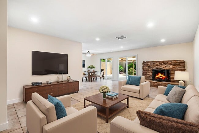 Building Photo - 51550 Avenida Mendoza