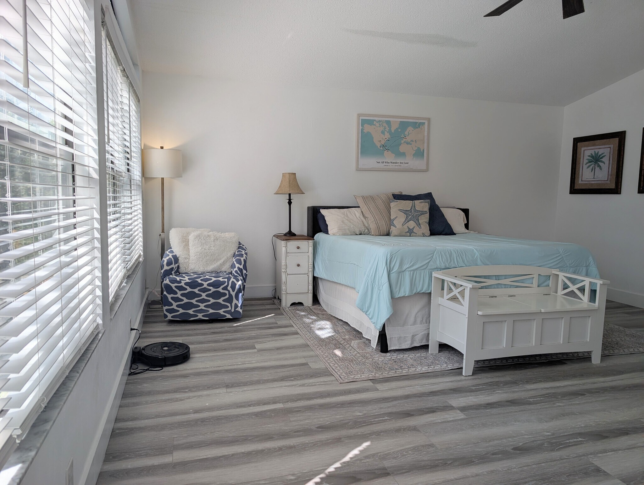 Upstairs bedroom - 4440 Saxon Dr