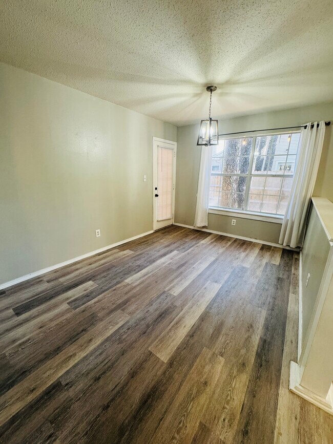 Dining Area - 201 Austin Cir
