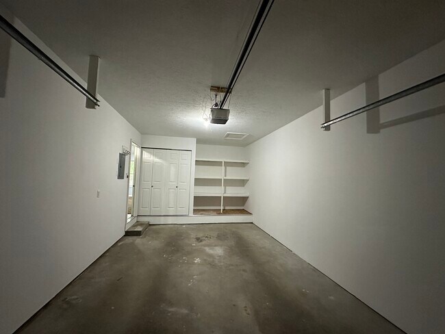 Building Photo - 505 Harriet Ct