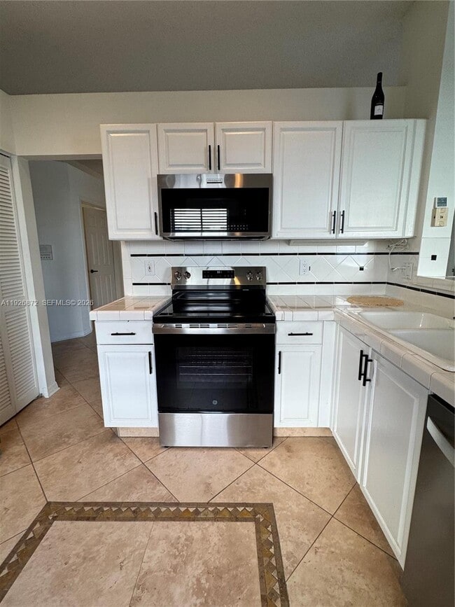 Building Photo - 815 Vista Meadows Dr