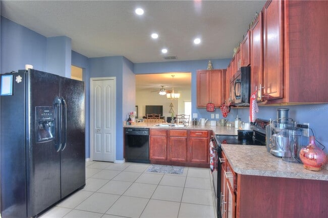 Building Photo - 3/2 Single Family Home located in a quiet ...