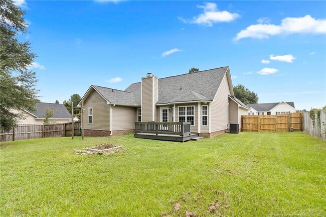 Building Photo - 111 Silverberry Ct