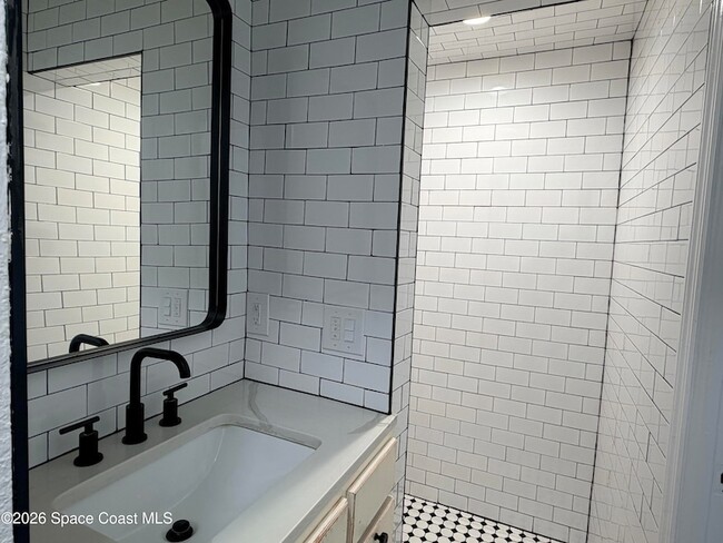 Building Photo - 1454 Guava Ave