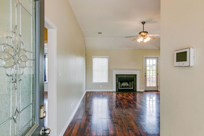 Building Photo - 988 Chardea Ct