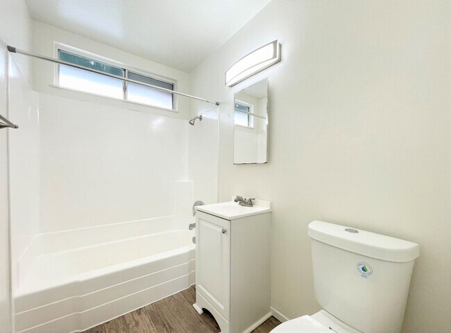 Building Photo - Remodeled Studio West of Coast Hwy!