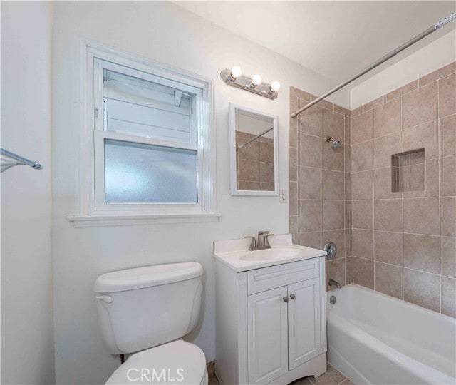 Building Photo - 2371 Park Ave